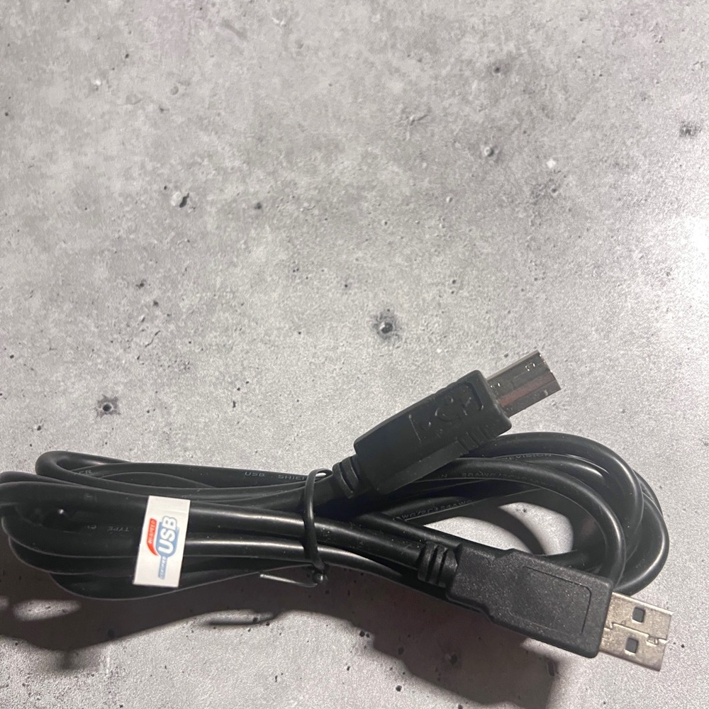 Bundle Of New Cables & Accessory - Picture 5 of 5